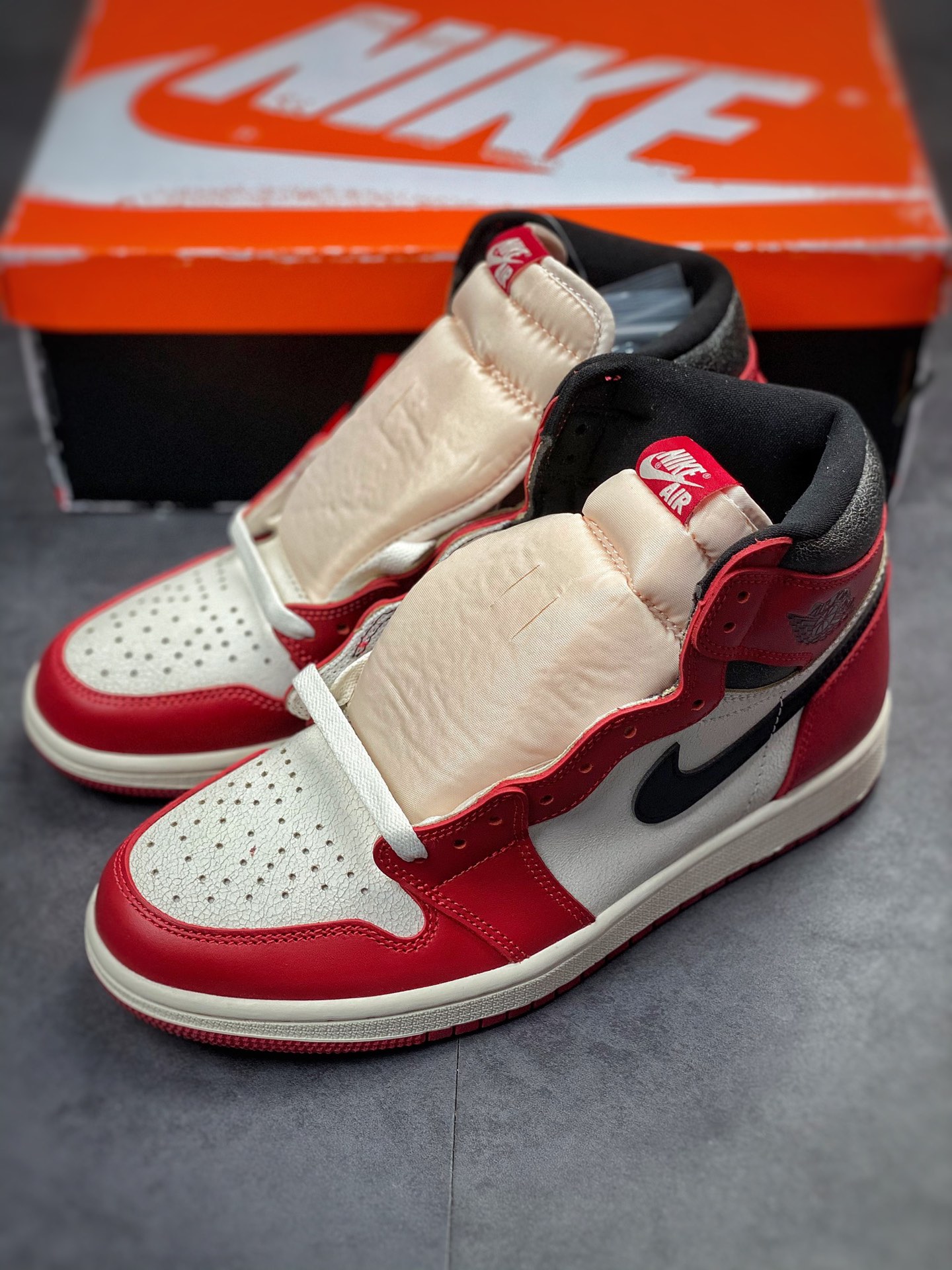 Air Jordan 1 Retro High OG ”Lost & Found” 2022 Reissue Chicago DZ5485-612