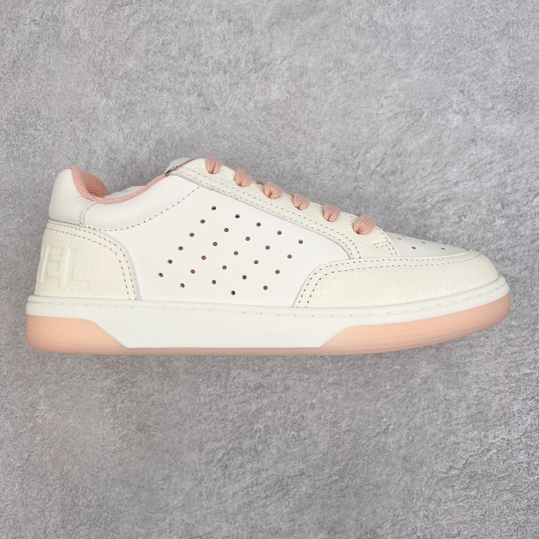 #纯原福利 Chanel 22ss 香奈儿新款休闲小白鞋板鞋 经典四季通吃款 网红博主小姐姐们的挚爱 社交平台的各种夸赞 人气超高质感透气超级春夏 看到这期总能唤起少女内心对时髦的诉求 最新羊皮材质 上脚时髦感十足 容易打理配送专柜精美包装 原版定制进口羊皮材质 定制透气网里 原版开模TPU拼色大底 尺码对应库存‼️-选品中心