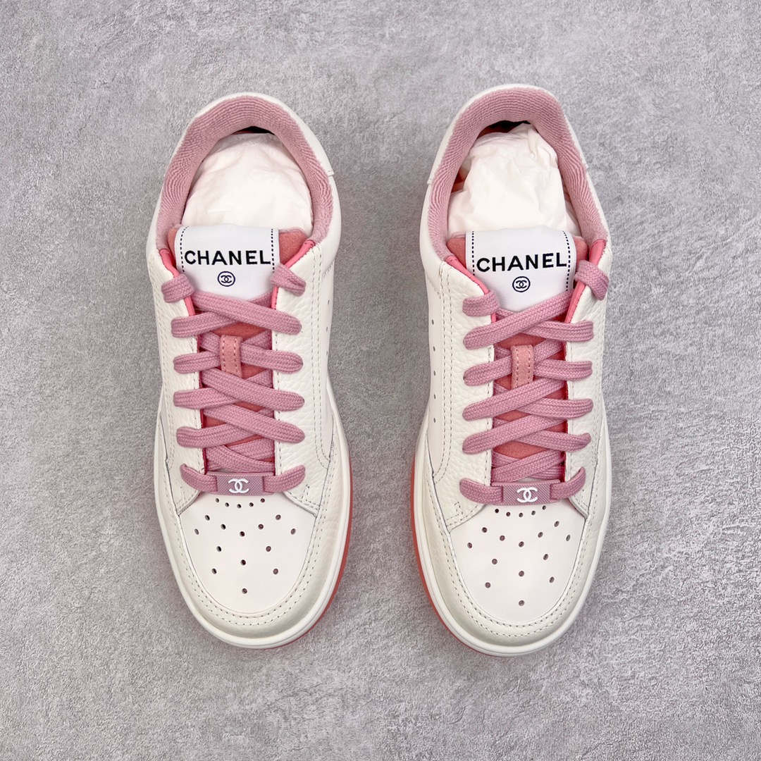 图片[2]-＃纯原福利 Chanel 22ss 香奈儿新款休闲小白鞋板鞋 经典四季通吃款 网红博主小姐姐们的挚爱 社交平台的各种夸赞 人气超高质感透气超级春夏 看到这期总能唤起少女内心对时髦的诉求 最新羊皮材质 上脚时髦感十足 容易打理配送专柜精美包装 原版定制进口羊皮材质 定制透气网里 原版开模TPU拼色大底 尺码对应库存‼️-选品中心