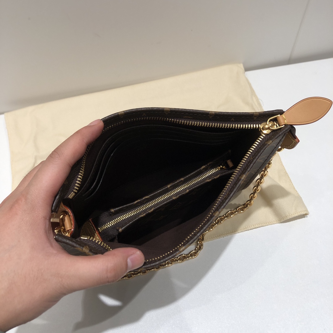 NO:178452,M81412 Details are here, edge oil, line, embossing, and gold stamping. You can compare the market yourself!  ,19860909M81412 细节来啦,边油 走线 压印 烫金 你们自己去对比市场！,,Bag