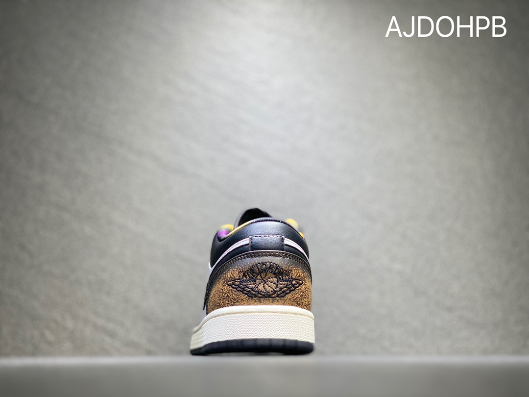 200 NIKE Air Jordan 1 Low 乔丹低帮休闲板鞋  DQ8421-001