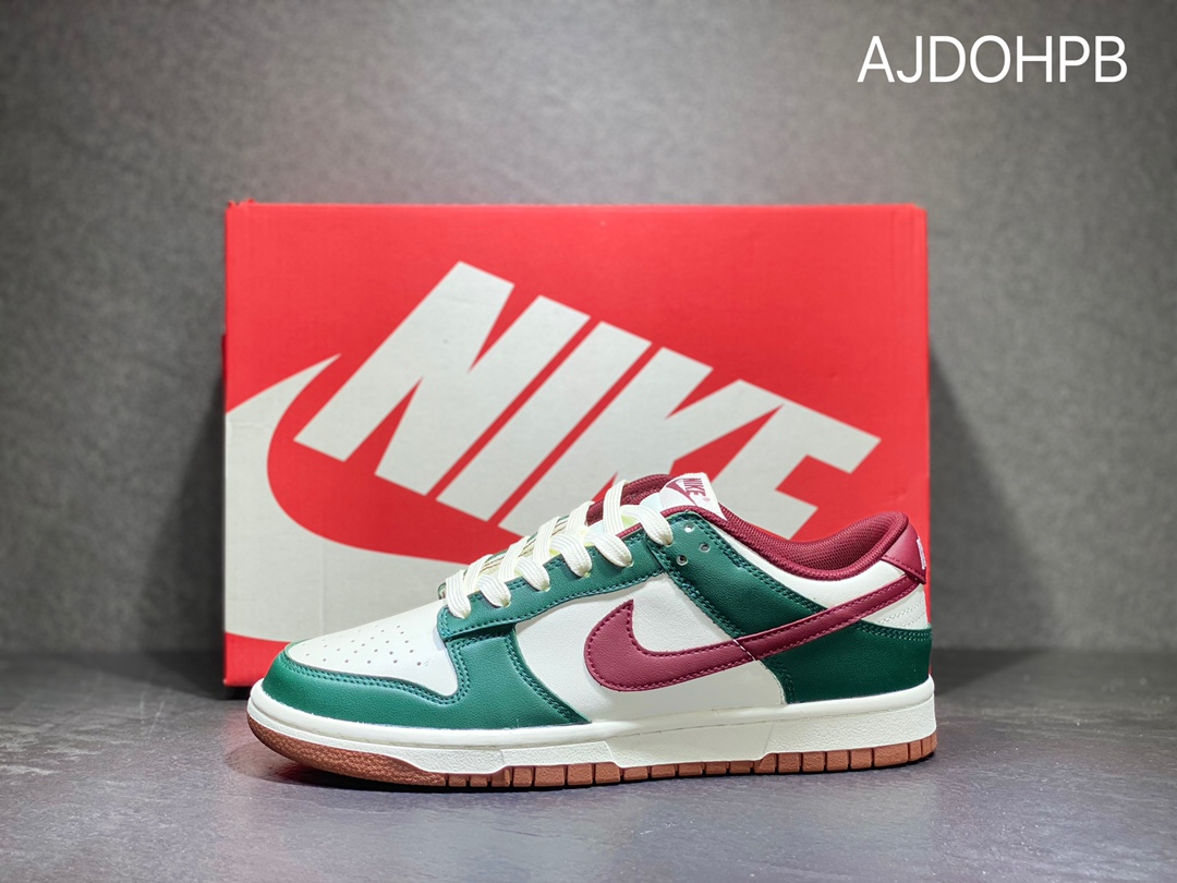 200 Nike SB dunk Low 低帮休闲运动滑板板鞋  FB7160-141