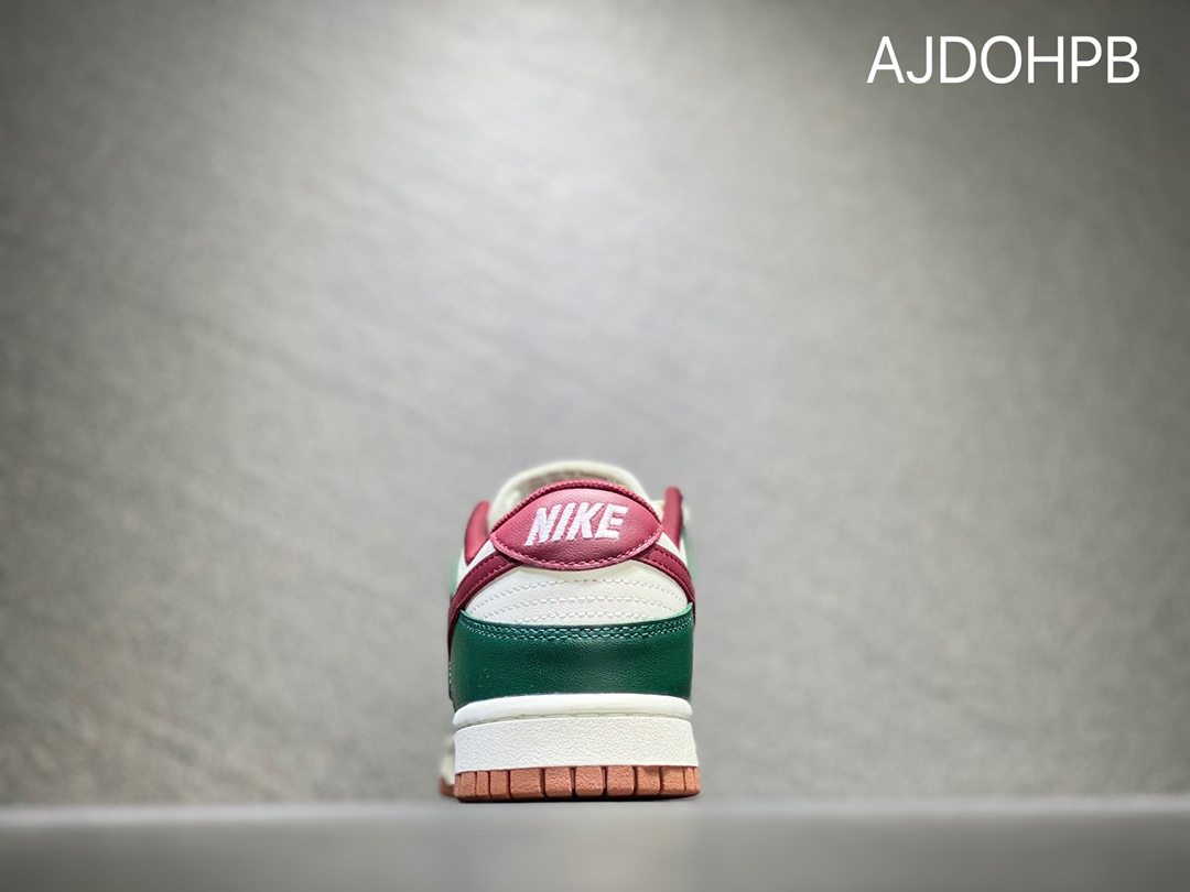 200 Nike SB dunk Low 低帮休闲运动滑板板鞋  FB7160-141
