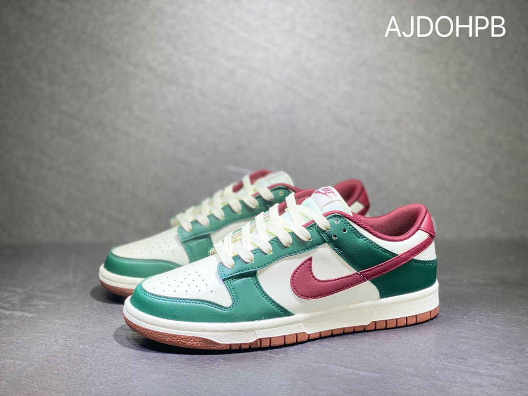 200 Nike SB dunk Low 低帮休闲运动滑板板鞋  FB7160-141