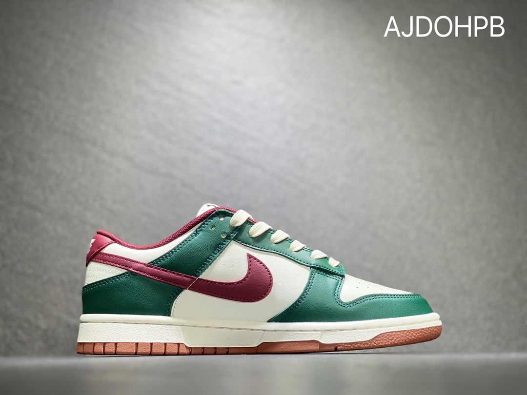 200 Nike SB dunk Low 低帮休闲运动滑板板鞋  FB7160-141