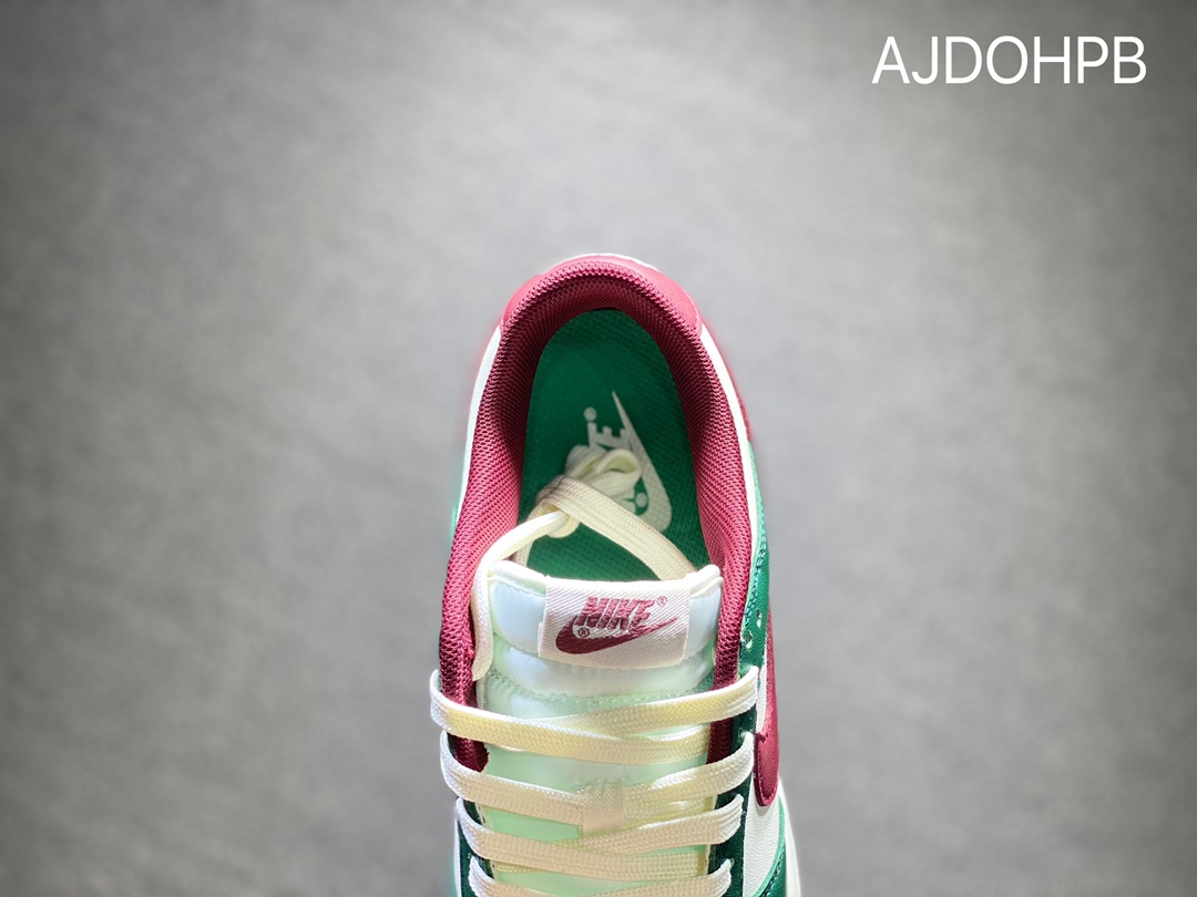 200 Nike SB dunk Low 低帮休闲运动滑板板鞋  FB7160-141