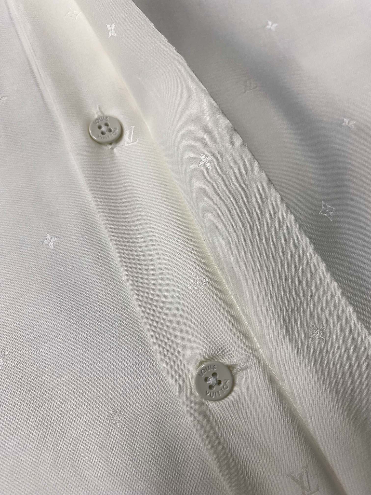 루이비통 여성 셔츠 129764 Louis Vuitton Shirt 썸네일 이미지