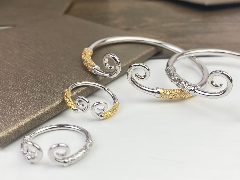 Allergy-Free Two-Tone Bracelet Ring with Cloud-Colored Gold Plating - 图片 7