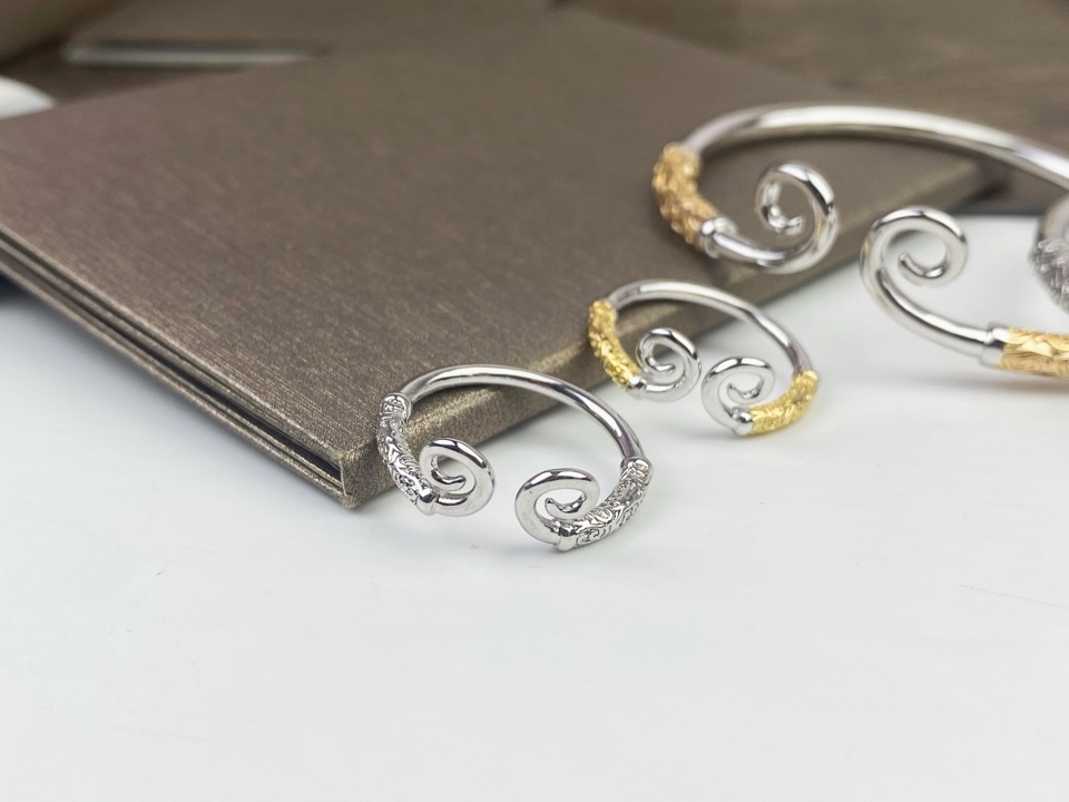 Allergy-Free Two-Tone Bracelet Ring with Cloud-Colored Gold Plating - 图片 6