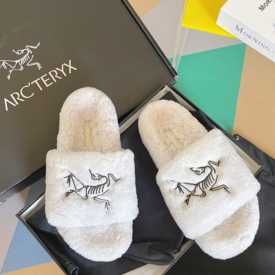 ARC’TERYX Original Bird 22 VIP Lamb Wool Slippers with Cloud-like Comfort