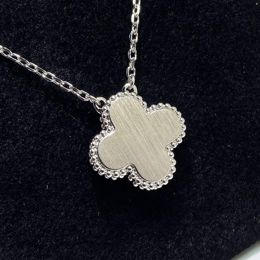 Van Cleef & Arpels vca2022圣诞限定款v金材质