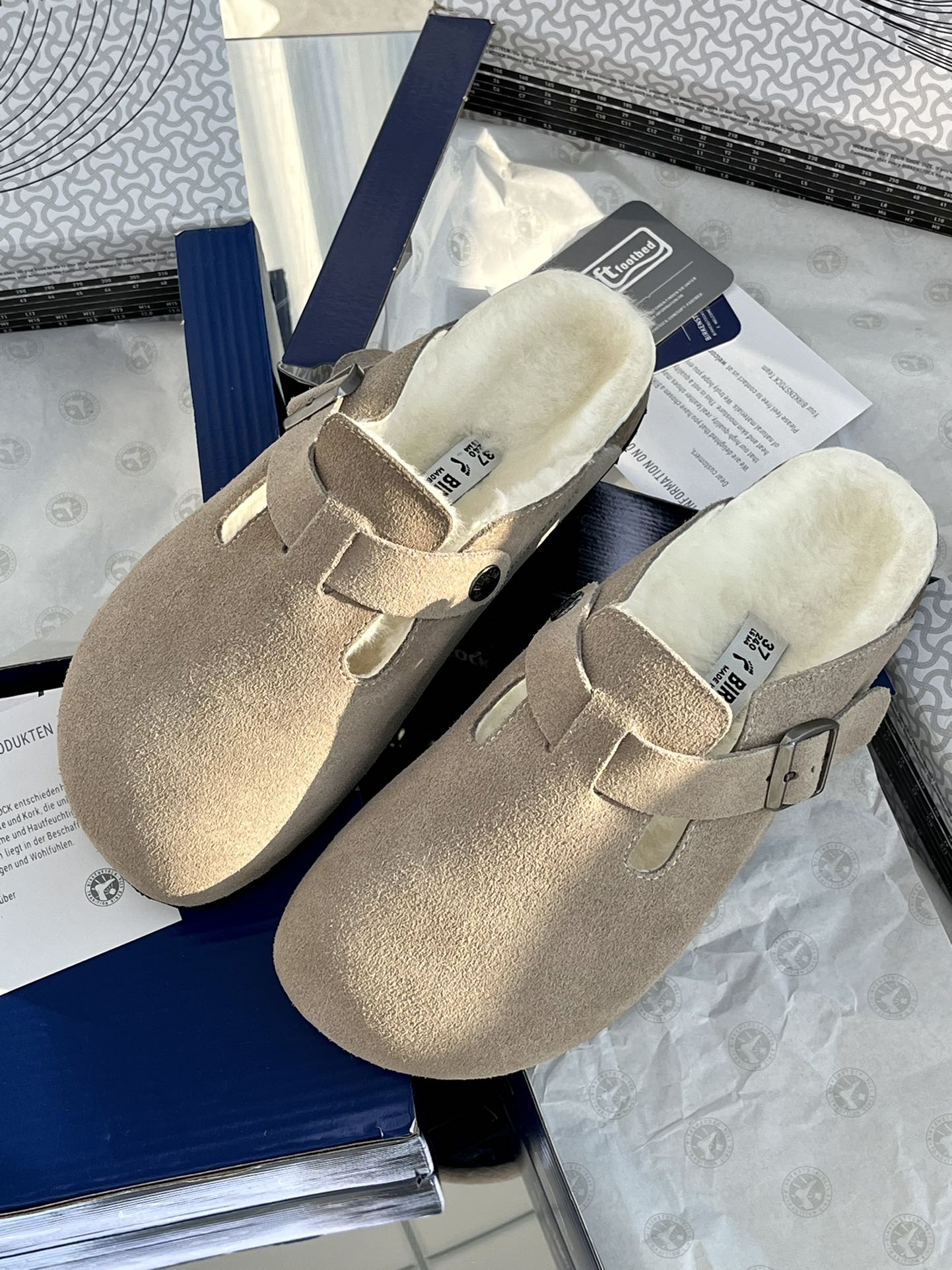 Fashionable Birkenstock Slippers for Comfortable Winter Style – Small Ashes - 图片 2