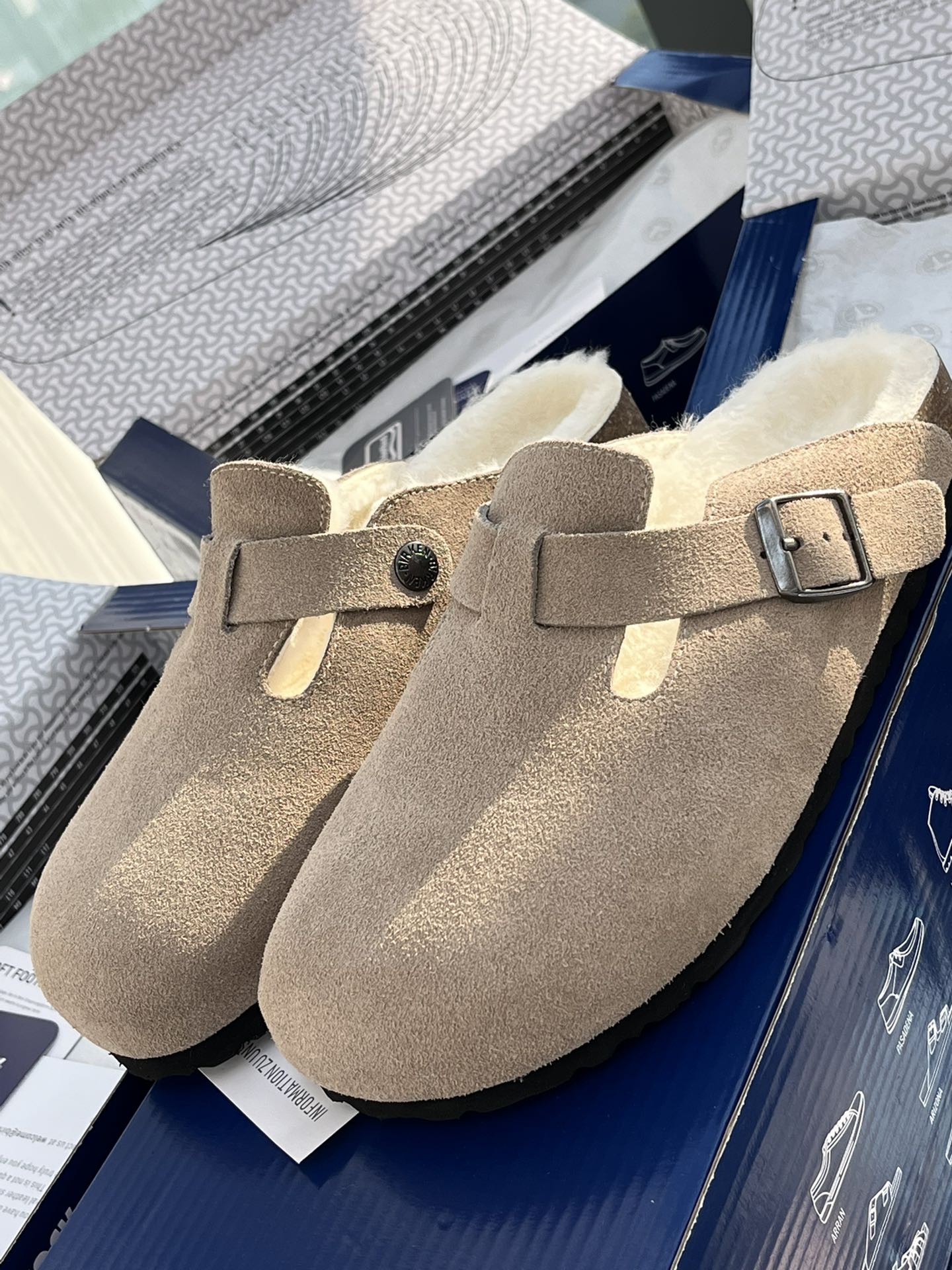 Fashionable Birkenstock Slippers for Comfortable Winter Style – Small Ashes - 图片 3