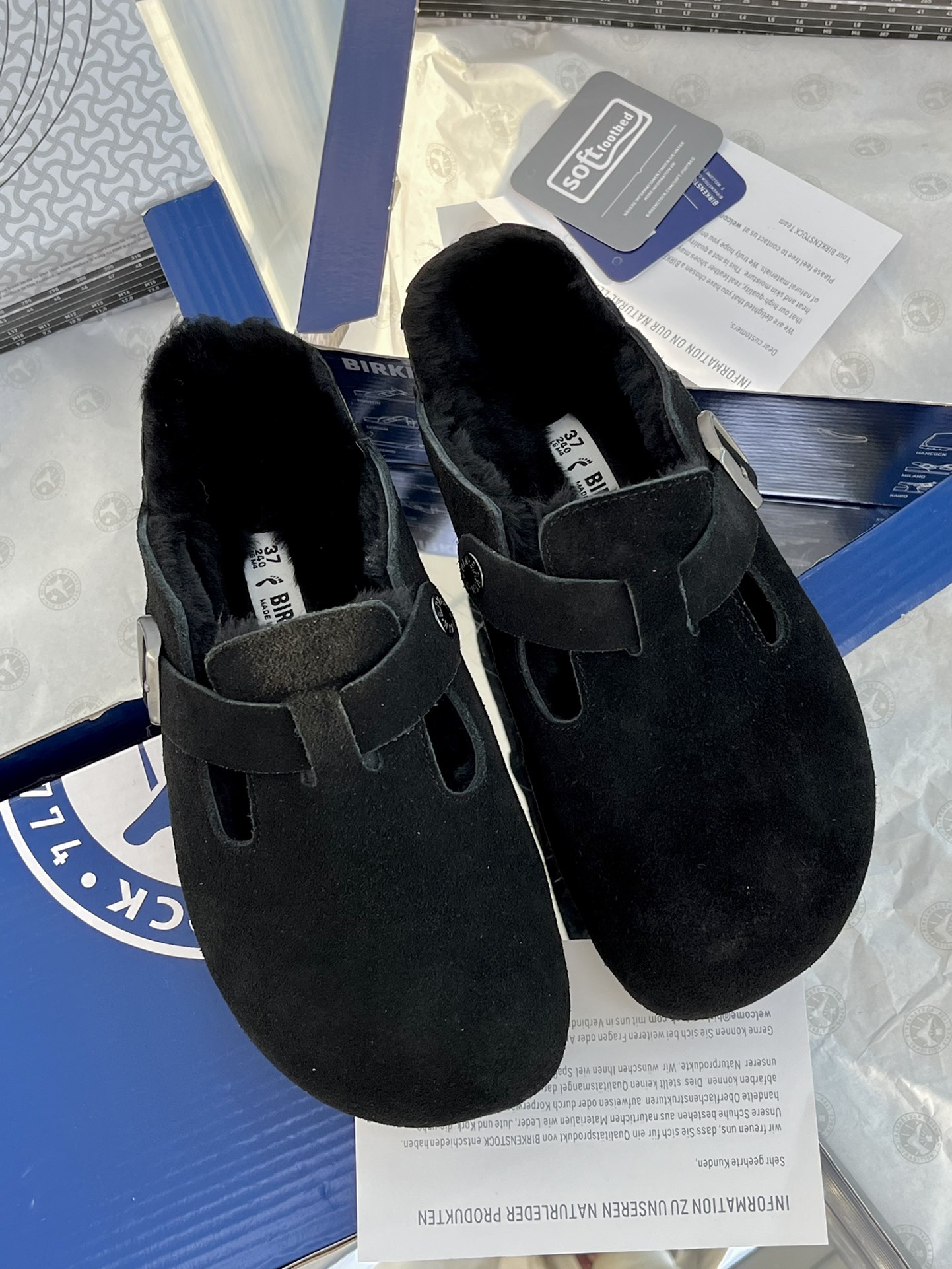 Fashionable and Comfortable Black Wool-lined Birkenstock Shoes for Autumn and Winter