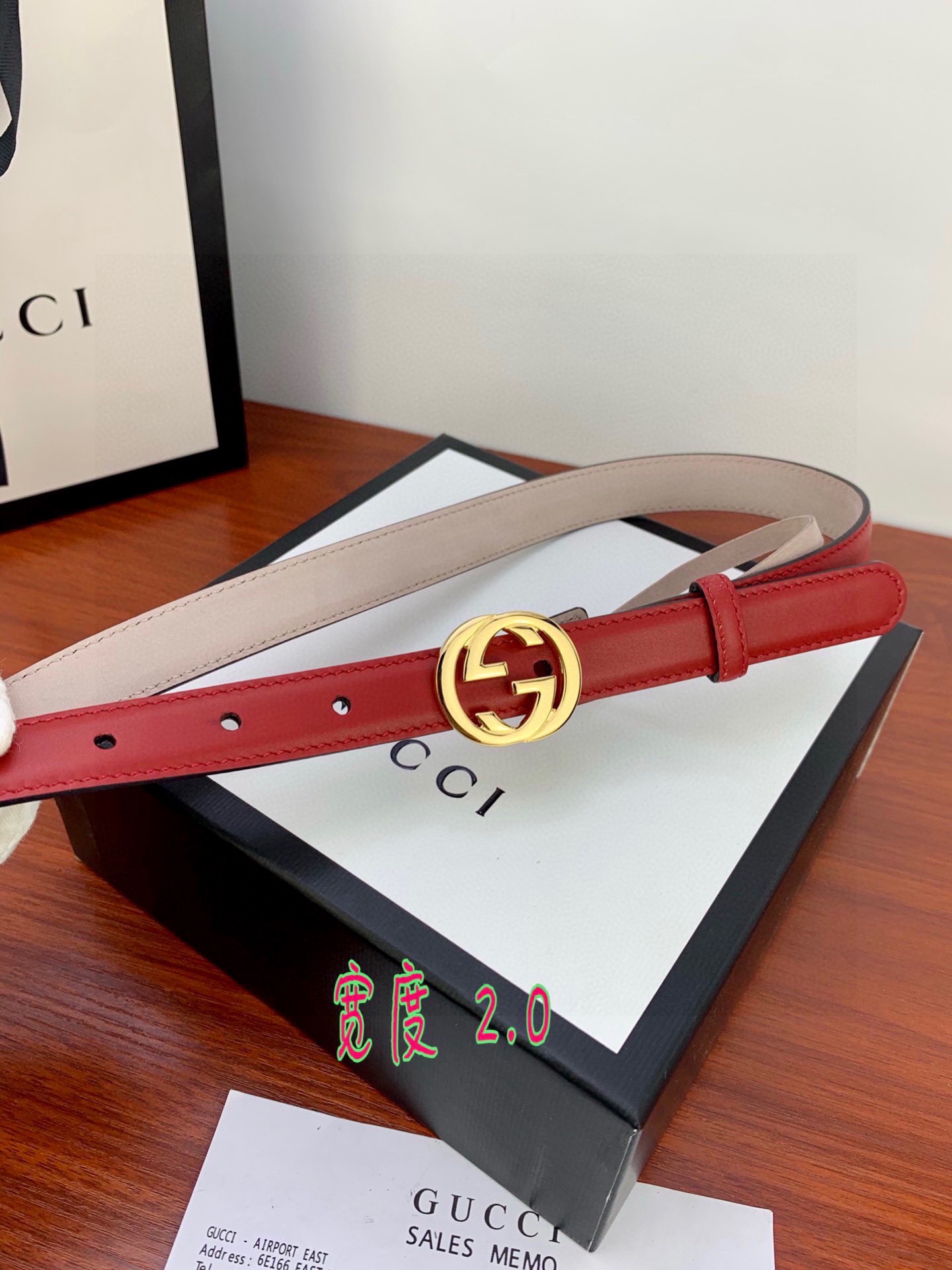 宽度2.0cm G U C C I 此细款腰带用采光头小层牛皮 金/银/枪色双G带扣