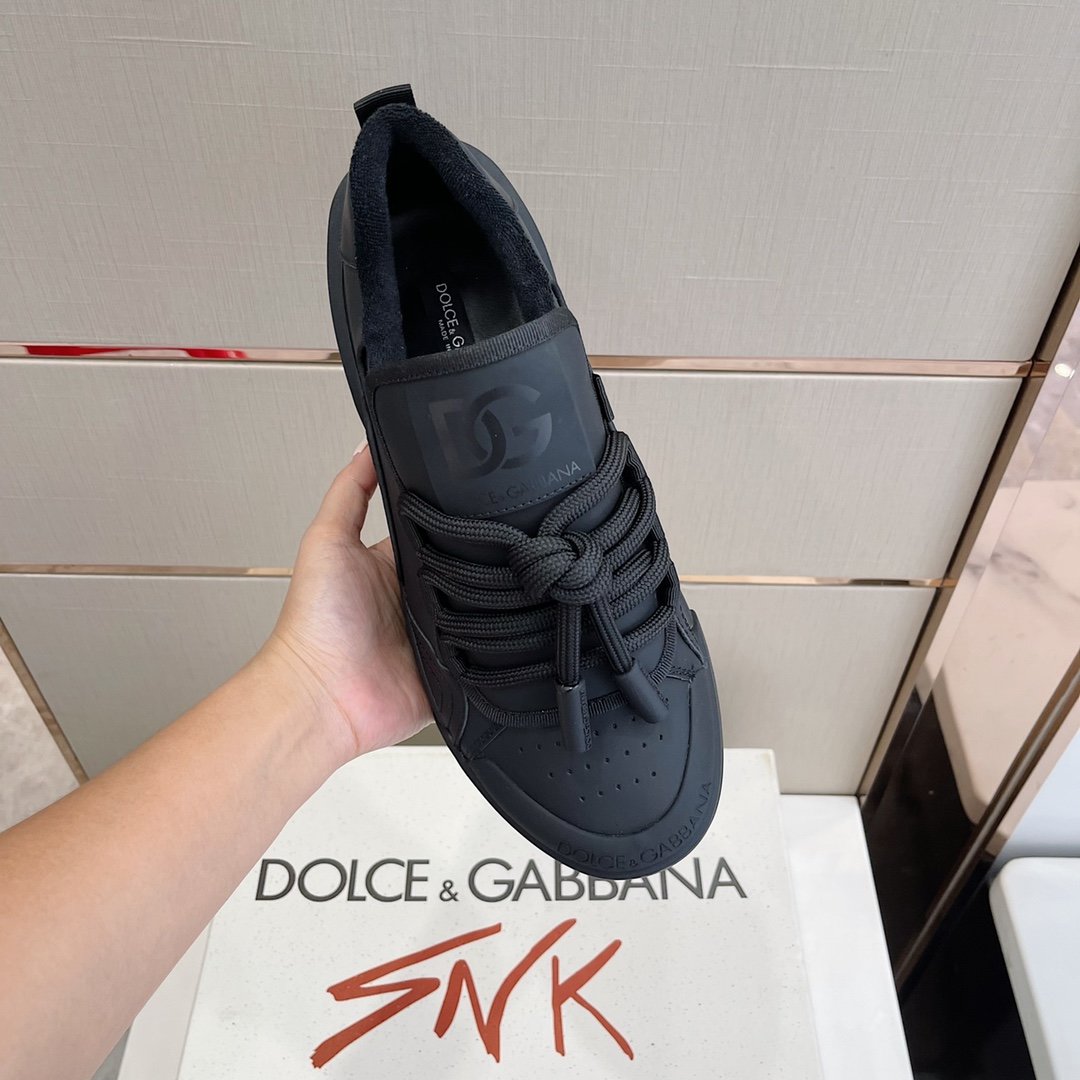 D&G情侣款撞色运动鞋款式源自品牌标