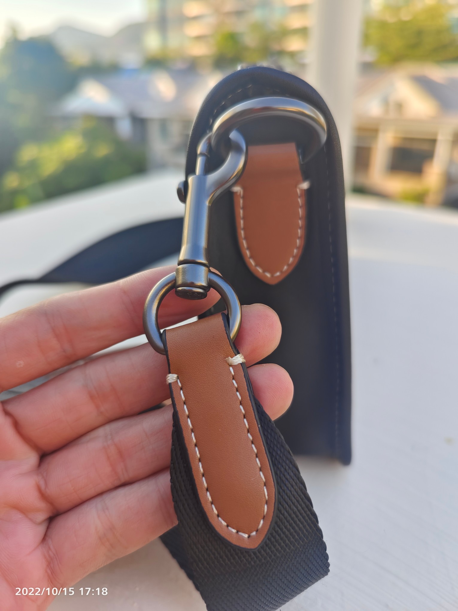 Coach cc131 QBpht新款上架 这个太超值了 国内2000+Coach Heritage男士二合一小挎包帅潮到没朋友
