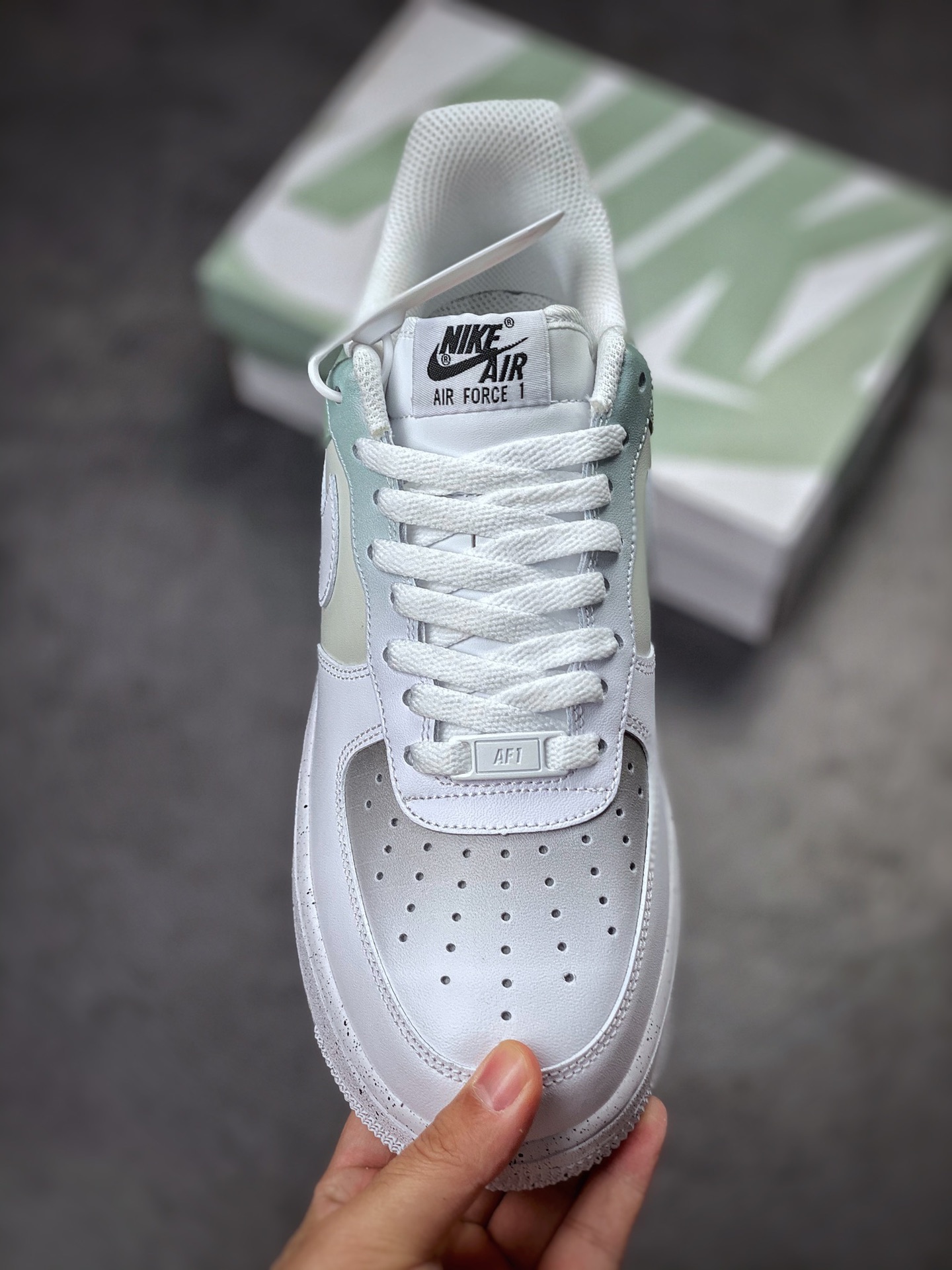 230 Nike Air Force 1 Low 07 渐变绿泼墨 MM6023-336