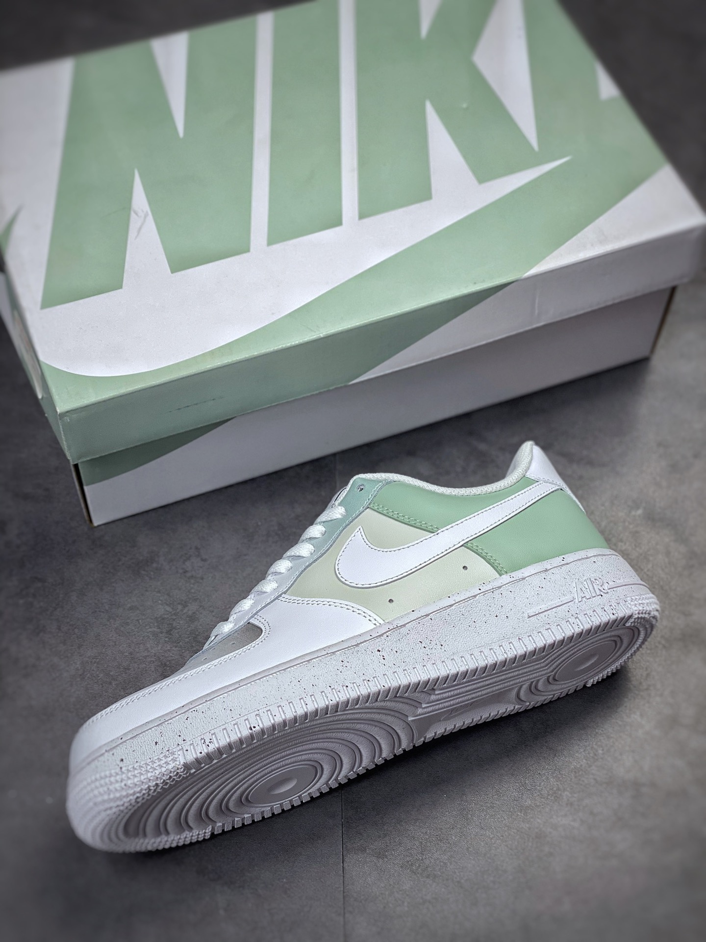 230 Nike Air Force 1 Low 07 渐变绿泼墨 MM6023-336
