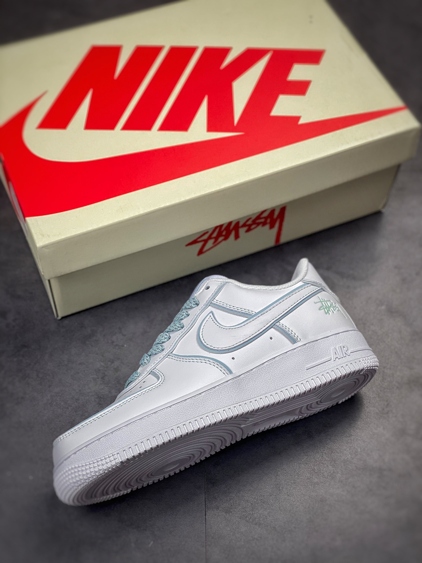 250 Nike Air Force 1 Low 07 Stussy 斯图西联名淡绿反光DT0617-029