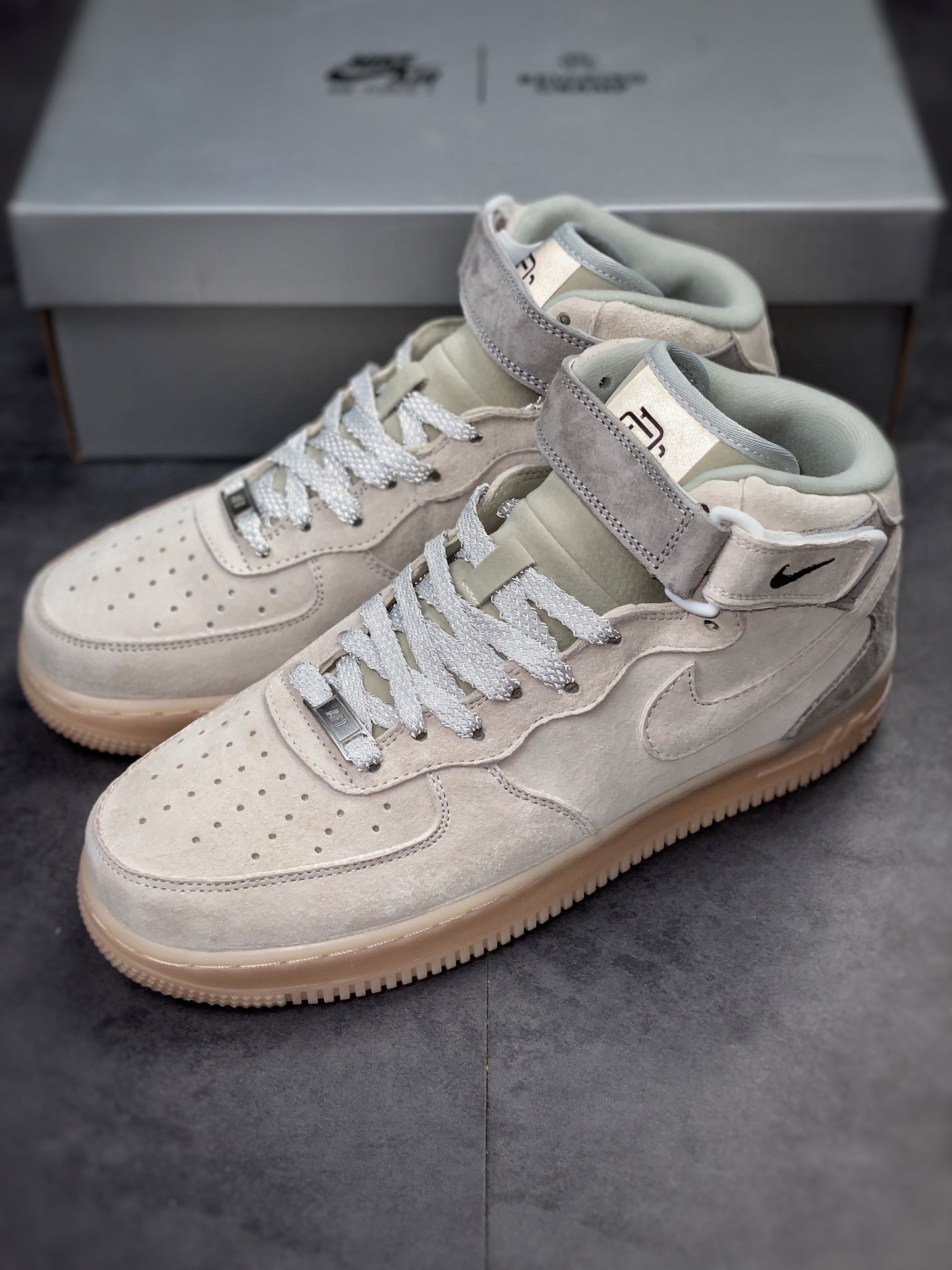 250 Nike Air Force 1 Mid Reigning Champ 卫冕冠军联名807618-300