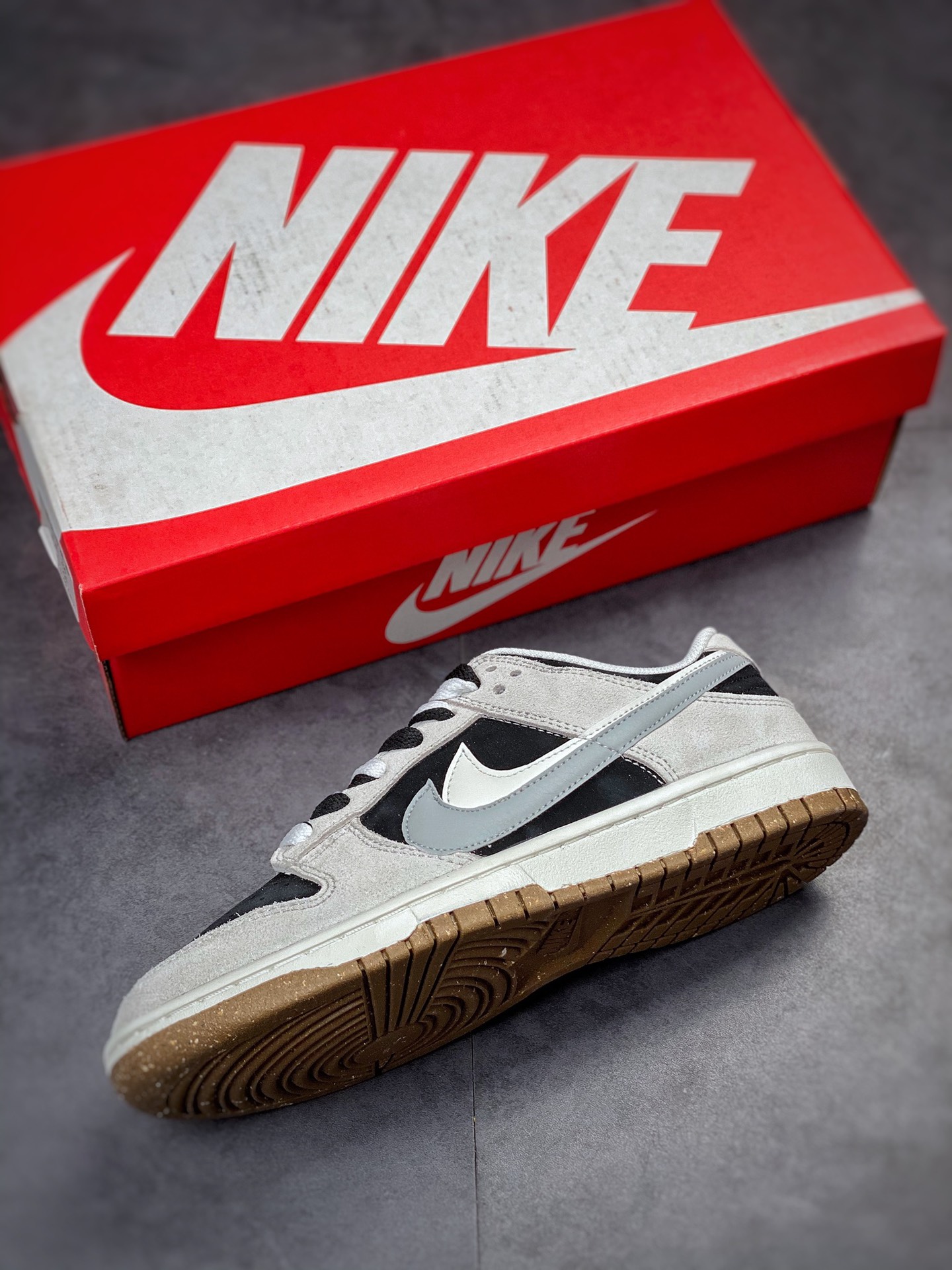 240 Nike SB Dunk Low SE ”85” 白黑双钩 DO9457-100