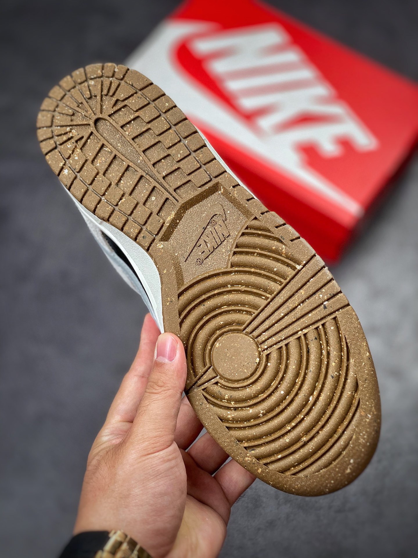 240 Nike SB Dunk Low SE ”85” 白黑双钩 DO9457-100