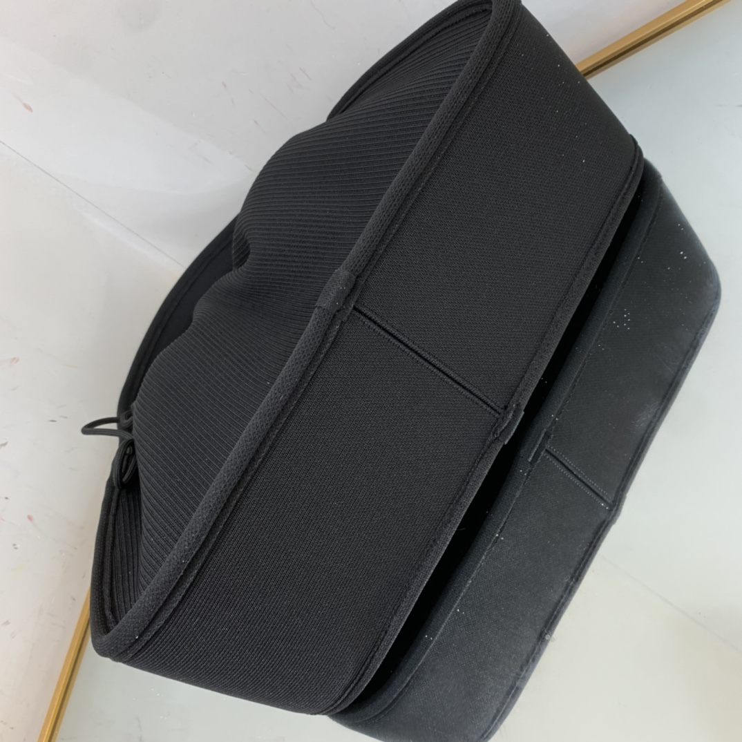 Alexander Wang’s New Knitted Ryan Handbags for 2022 Spring and Summer - 图片 8