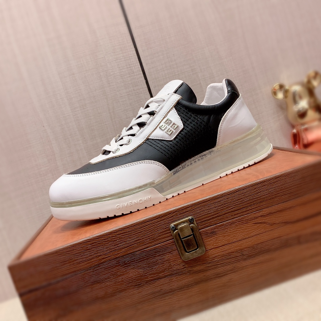 J5 Givenchy 纪梵希   最新爆款休闲鞋,顶端品牌奢侈～代购,顶级～质量.专柜同卖产品鞋面選用进口透气牛皮材质透气羊皮内里精细做工.原版个性时尚柔软橡膠耐磨防滑大底,上脚轻巧舒适,实物拍摄實物更好看,143广州码: 38-44.3色入选