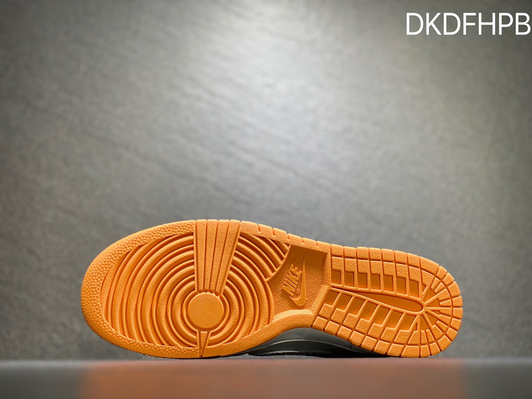 260 Nike SB dunk Low 低帮休闲运动滑板板鞋 DR0156-800