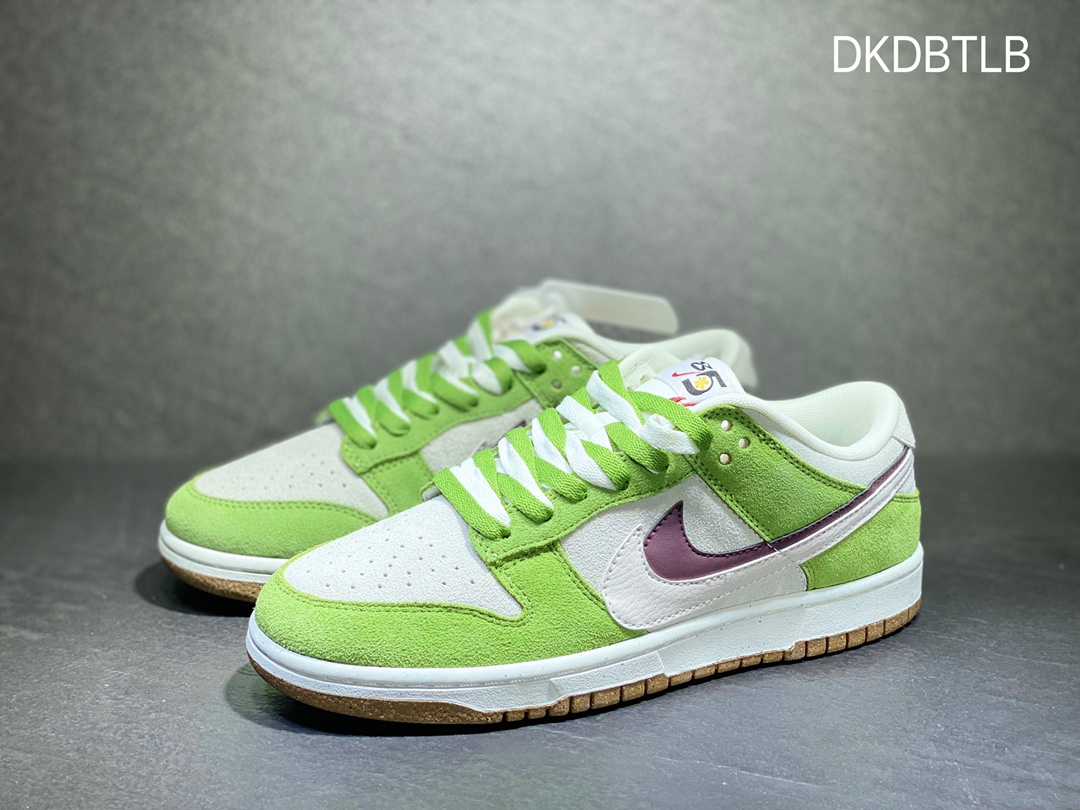 220 Nike SB dunk Low 低帮休闲运动滑板板鞋 DO9457-103
