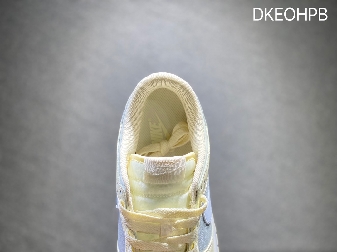 300 Nike SB dunk Low 低帮休闲运动滑板板鞋  DD8052-112