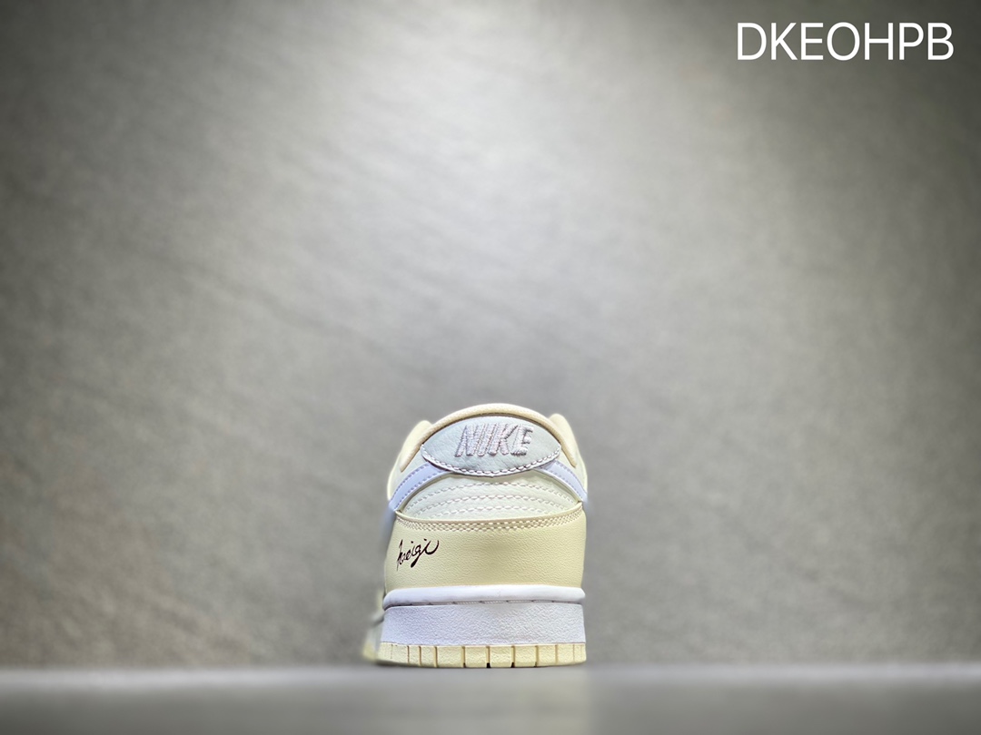 300 Nike SB dunk Low 低帮休闲运动滑板板鞋  DD8052-112