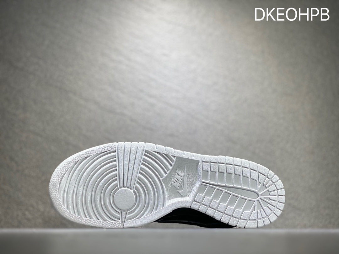 300 Nike SB dunk Low 低帮休闲运动滑板板鞋 DD9606-363