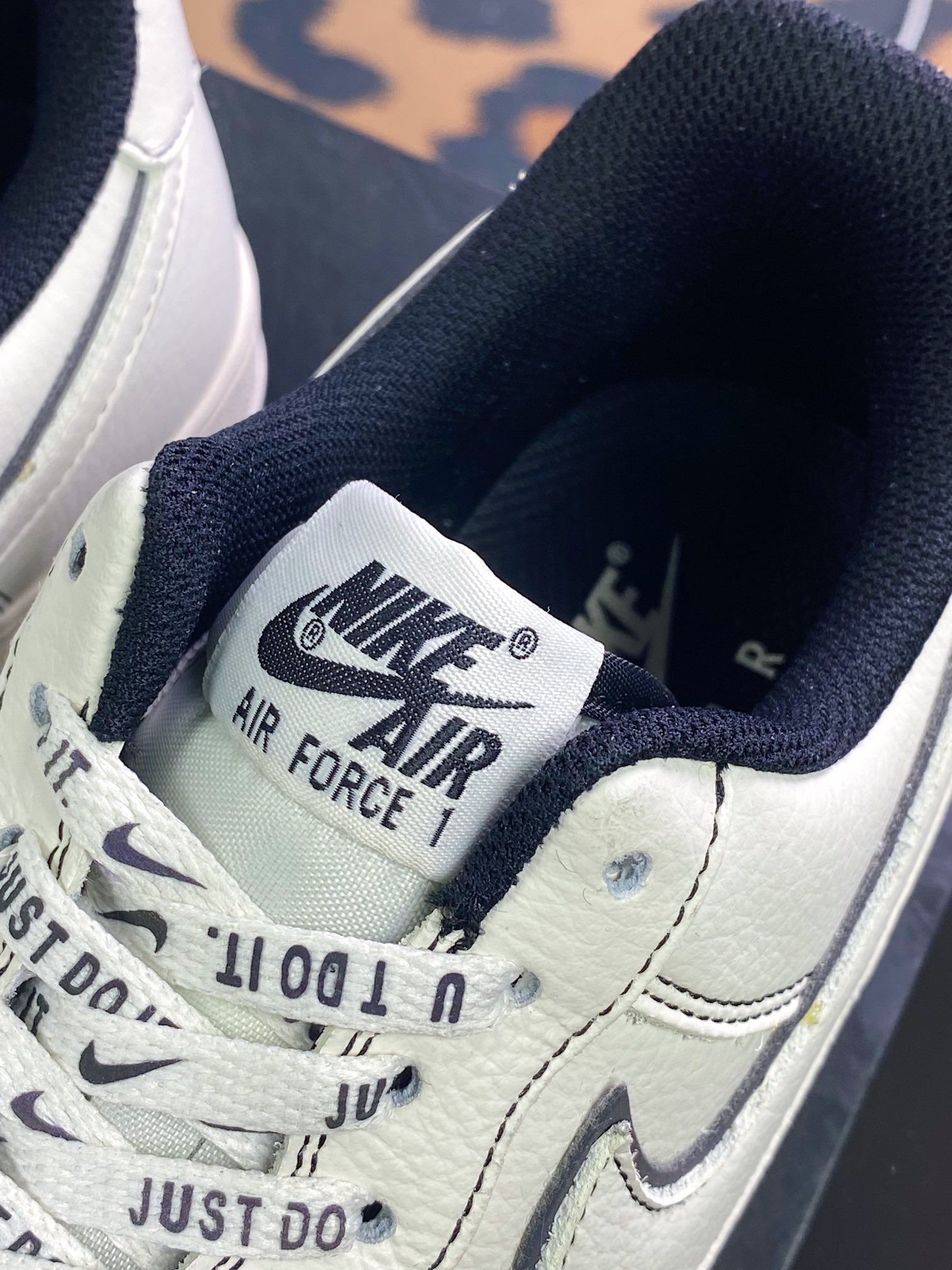 Stussy x Air Force 1′07”White/Black LaserUN1635-702