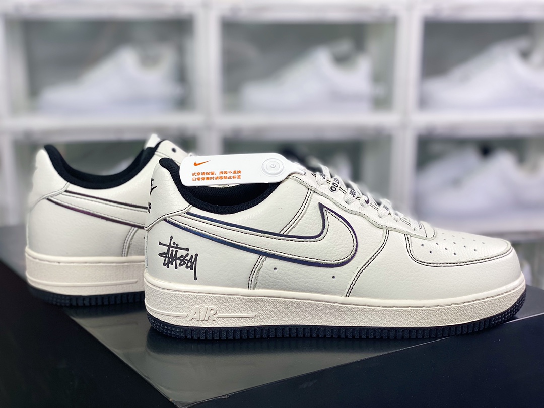 Stussy x Air Force 1′07”White/Black LaserUN1635-702