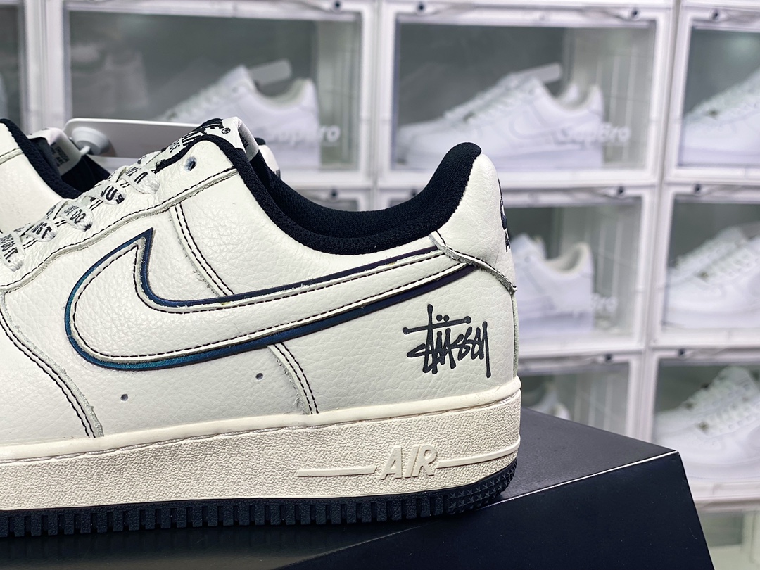 Stussy x Air Force 1′07”White/Black LaserUN1635-702