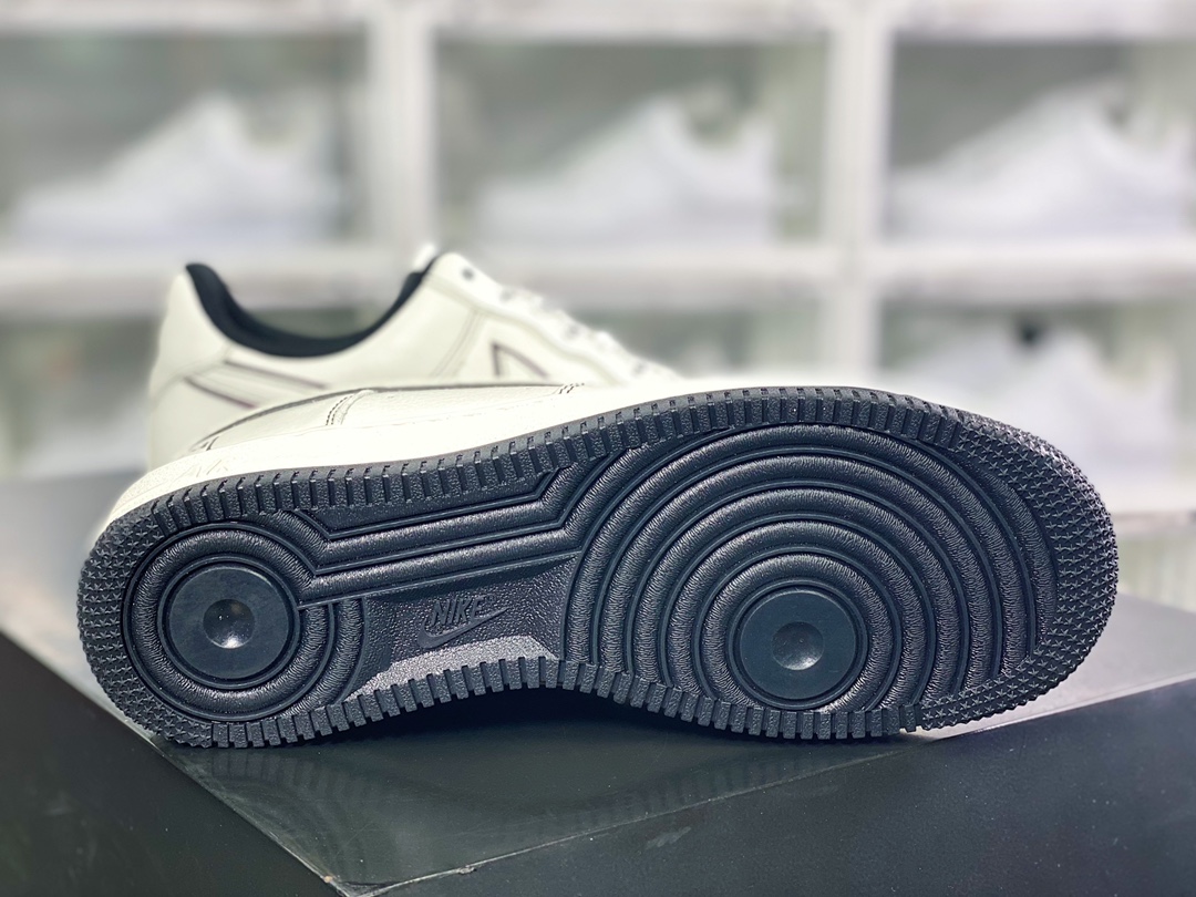 Stussy x Air Force 1′07”White/Black LaserUN1635-702