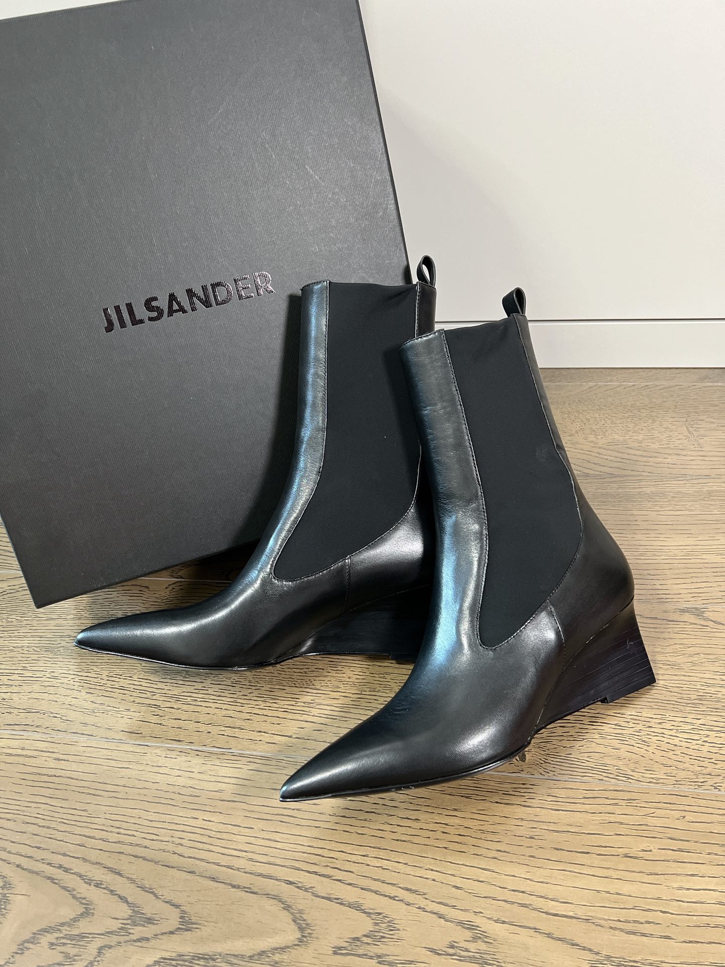 Jilsander23/尖头松紧短靴