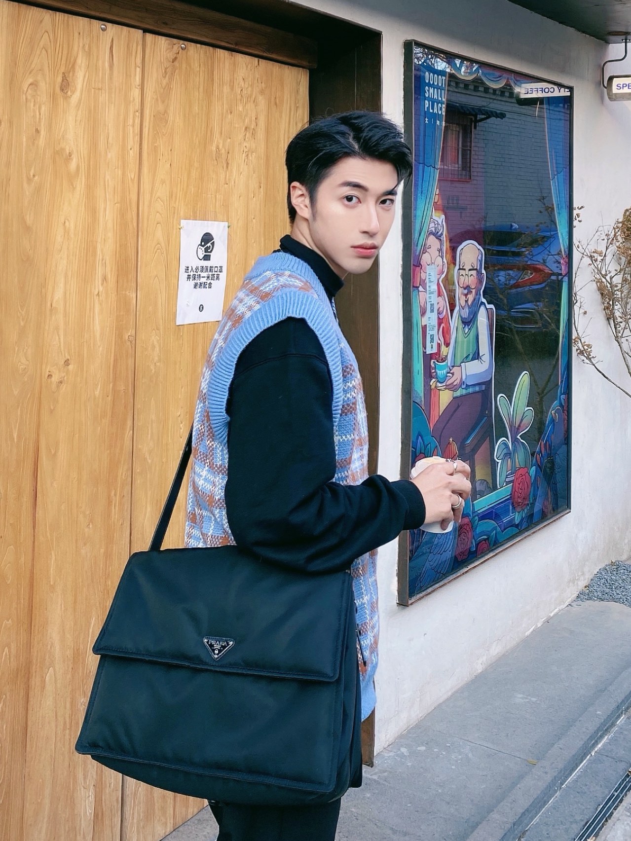 NO:211470,It's like creating a styling for boys to turn into a blockbuster with one back and one beat in seconds. Prada [top original list], prada19860909简直是给男生凹造型打造一背一拍秒变大片,普拉达【顶级原单】,prada,Bag