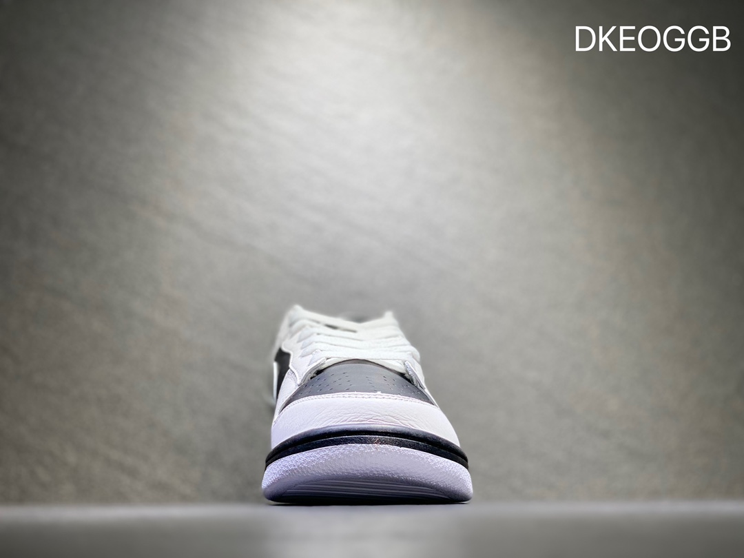 300 Nike SB dunk Low 低帮休闲运动滑板板鞋 FD9064-011