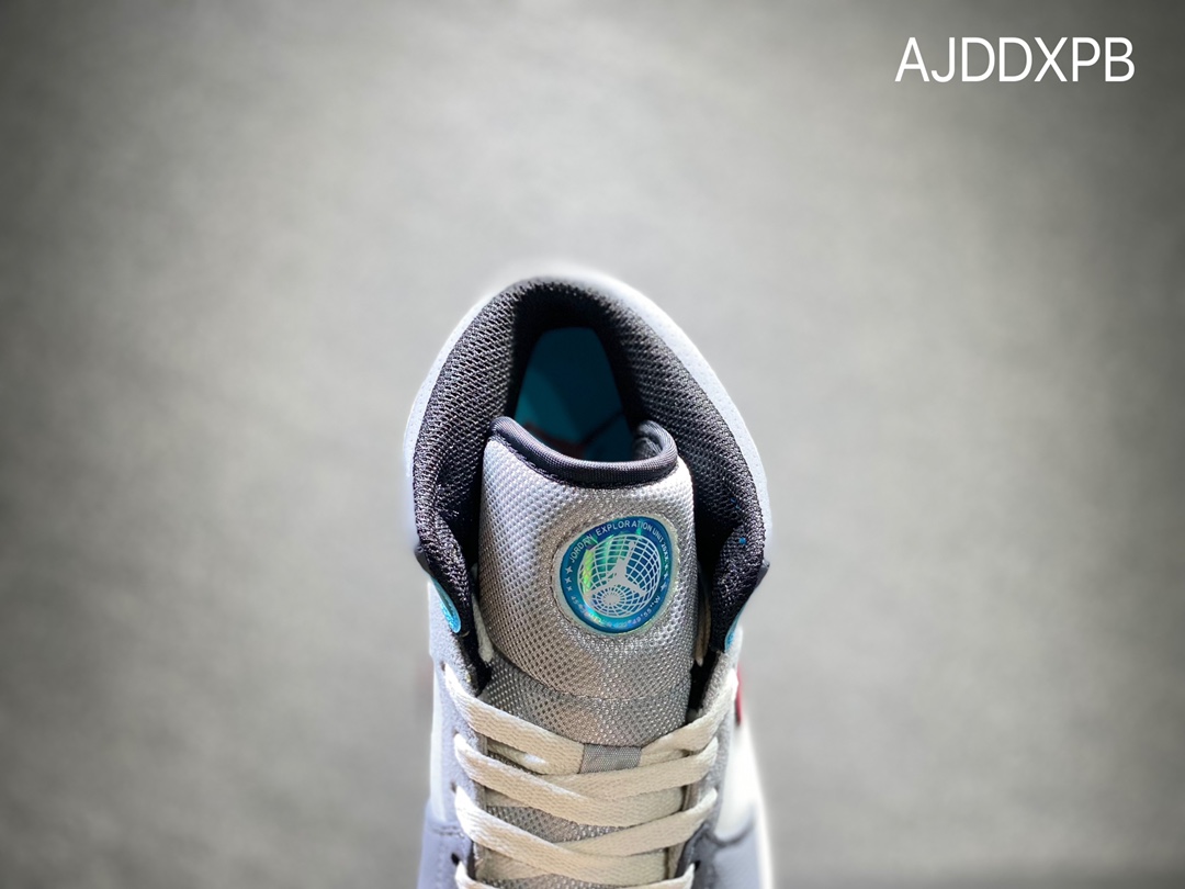 240 NIKE Air Jordan 1 mid乔丹中帮休闲板鞋  FB1870-161