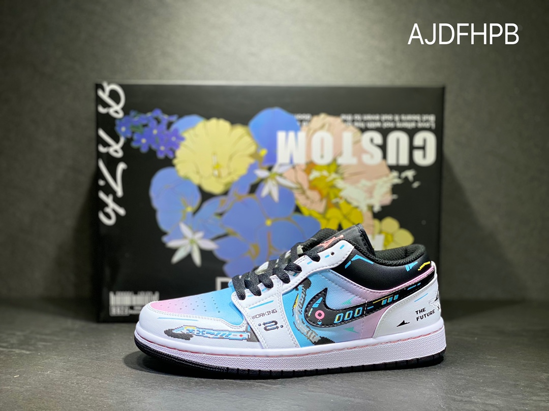 260 NIKE Air Jordan 1 Low 乔丹低帮休闲板鞋553558-062