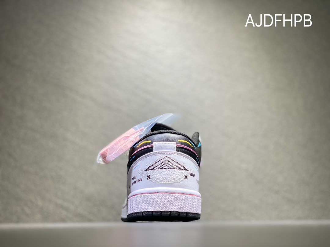 260 NIKE Air Jordan 1 Low 乔丹低帮休闲板鞋553558-062