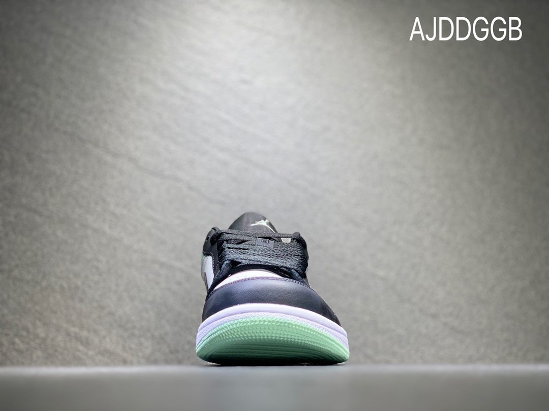 240 NIKE Air Jordan 1 Low 乔丹低帮休闲板鞋  DM1199-100