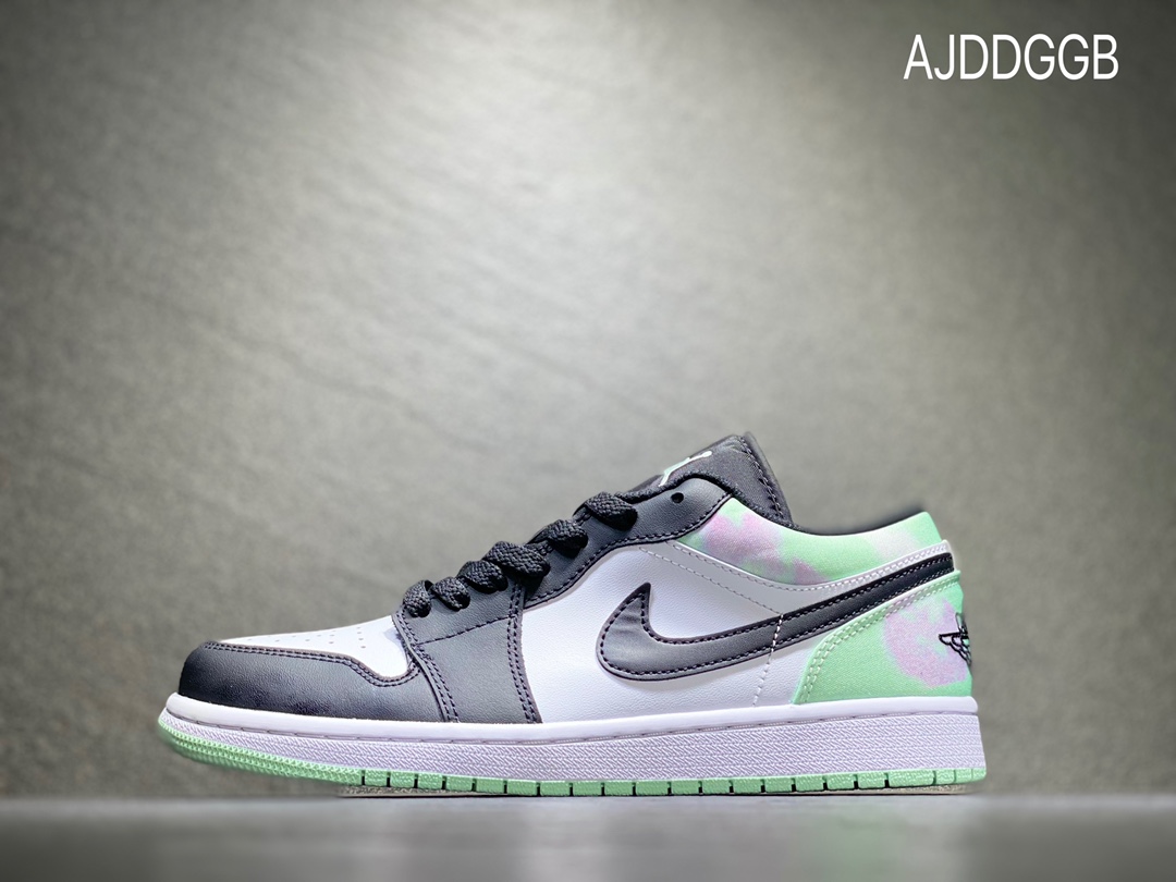 240 NIKE Air Jordan 1 Low 乔丹低帮休闲板鞋  DM1199-100
