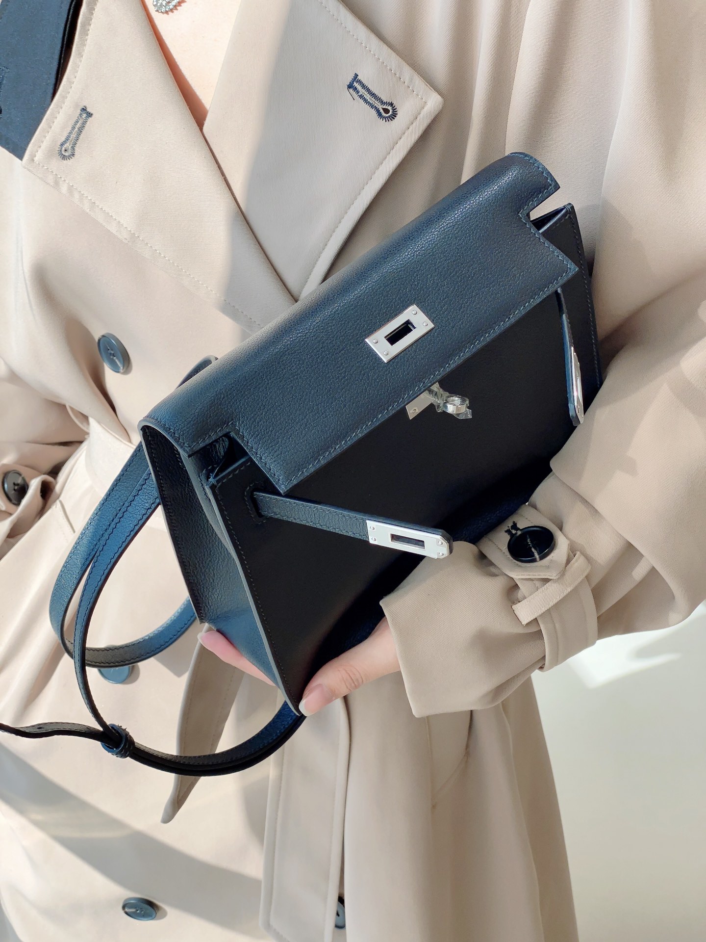 爱马仕 Hermès 高定典藏名品高定成衣时装外套连衣裙衬衫T恤 #2239613A 4