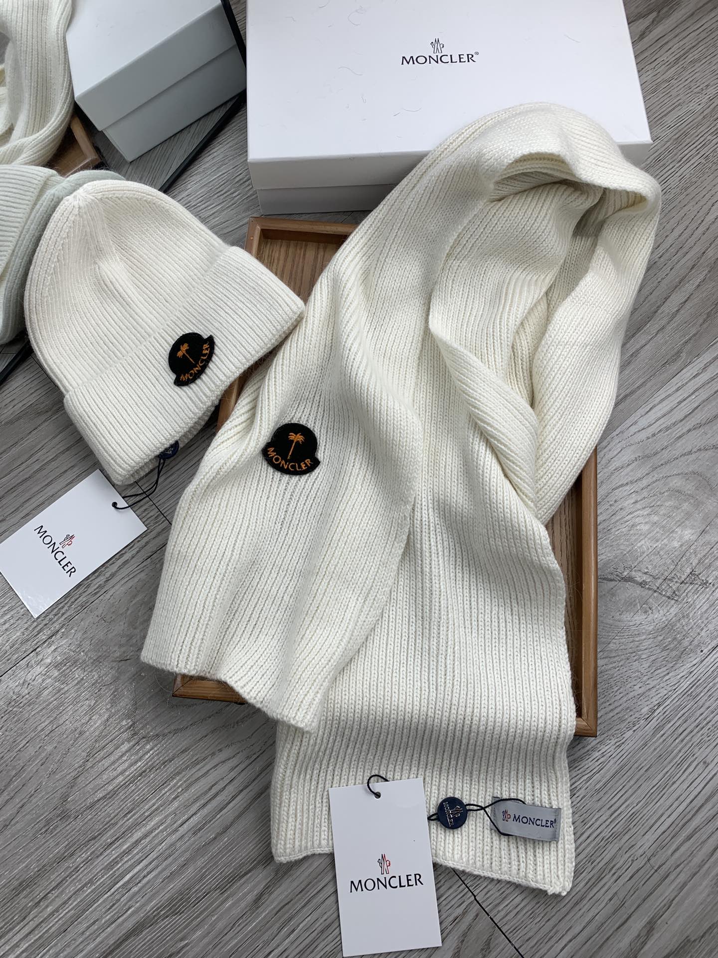 🌹。蒙口。【羊毛套装帽子】经典套装帽子！帽子➕围巾！材质：70%羊毛➕30%兔毛。暖暖哒超级舒服～冬日小姐姐减龄神器哦～