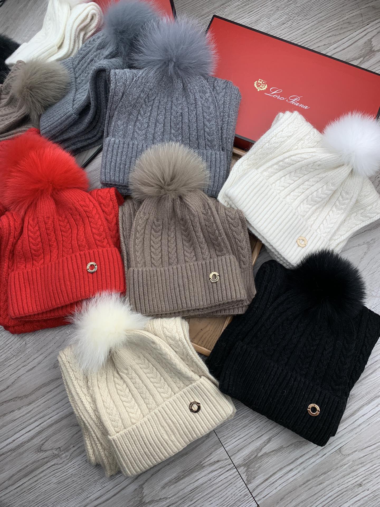“Classic Wool Rabbit Hat and Scarf Set for Warmth and Style” - 图片 9