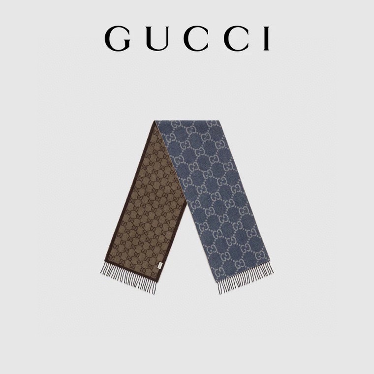 NO:510979,Pick the new Gu scarf in stock, denim blue coffee, this contrasting color is so beautiful, the texture is soft and not tied to the neck, and it looks white, the low-key luxury, the ultimate soft and elite master-level fashionable scarf, this Gu cashmere jacquard scarf, the more you look at it, the more fashionable the more you look at it, the more you look at it, the more you know it is not ordinary, I really like this master-level fashionable feeling, people with attitude will definitely like it!  This design is more stretchy, more advanced, more atmospheric, and more affordable. It is recommended to use the abdomen velvet tip of the Albasic velvet collected every spring to produce the original velvet. The characteristic of this cashmere is that even after being processed by human craftsmanship, the essence of the original velvet is retained to the greatest extent. There will be a special texture scarf in your hand and still feels like holding a cloud. It is really high-end. Finally, this biggest feature also has the design sense of jacquard technology, which perfectly presents the classic gglogo!  34*194 Ordinary scarf, Ordinary scarf, gucci19860909批G家.现货Gu新款围巾,牛仔蓝咖啡这个撞色实在是太美啦,质地软软的不扎脖子,而且很显白,低调的奢侈感极品柔美精英高手级别的时髦感围巾这款Gu羊绒提花围巾越看越爱,越看越时髦这种工艺和配色一看就知道不是一般的,非常非常喜欢这种高手级别的时髦感,有态度的时髦人一定会喜欢！这样的设计更舒展,更高级,更大气,更加经得起推荐采用每年开春采集的阿尔巴斯纯种绒山羊腹部绒尖为原绒生产,这种羊绒的特点就是,即便经过人类工艺的加工,仍最大程度的保留了原绒的本质,会有特殊的肌理纹围巾握在手里就跟握着云朵般的仍空气绵绵感真的非常高级最后,这个最大的特色还有提花工艺的设计感,将经典的gglogo另一种完美呈现！34*194普通围巾,普通围巾,gucci,scarf